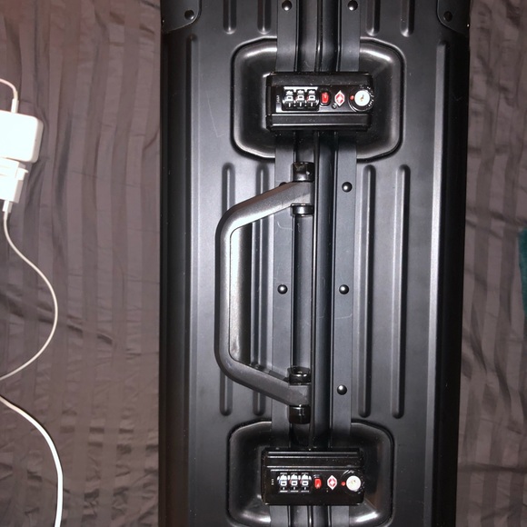 Supreme X Rimowa - Picture 2 of 8